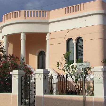 Villa Nel Salento - Ampie Camere E Giardino, Fino A 9 Persone Barbarano del Capo Экстерьер фото