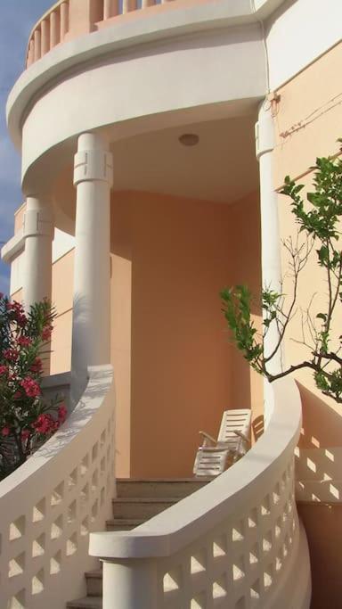 Villa Nel Salento - Ampie Camere E Giardino, Fino A 9 Persone Barbarano del Capo Экстерьер фото