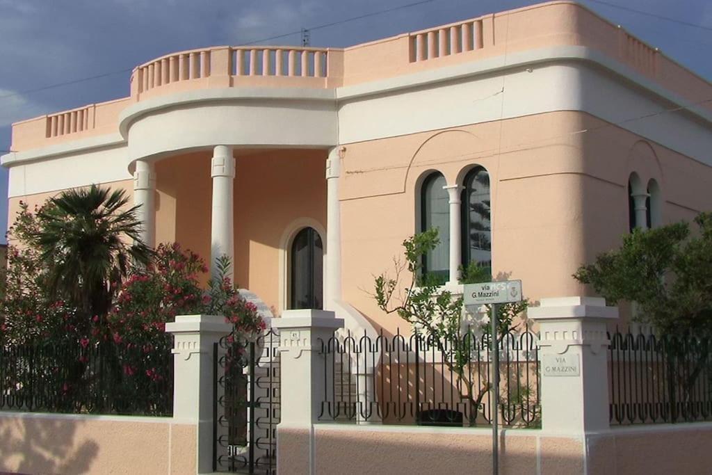 Villa Nel Salento - Ampie Camere E Giardino, Fino A 9 Persone Barbarano del Capo Экстерьер фото